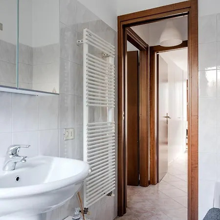 Boutique House In Corte Storica Seregno