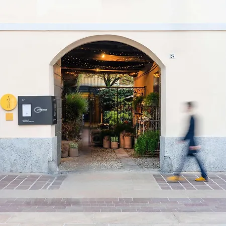 Bed & Breakfast Boutique House In Corte Storica Seregno