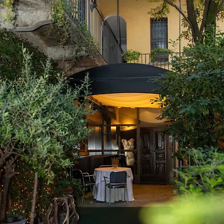 Boutique House In Corte Storica