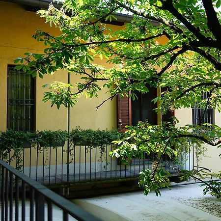 Bed & Breakfast Boutique House In Corte Storica Seregno
