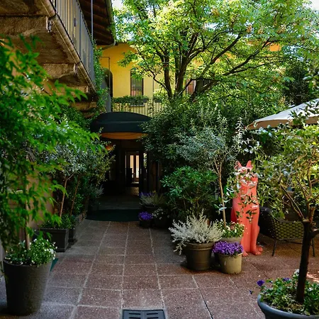 Boutique House In Corte Storica Seregno
